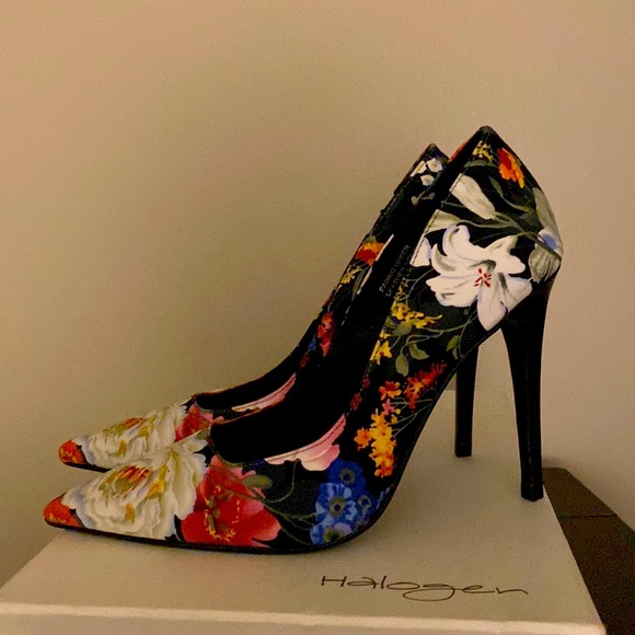 Halogen Floral Print Heels size 7 6.5 Very Pretty! - Picture 2 of 5